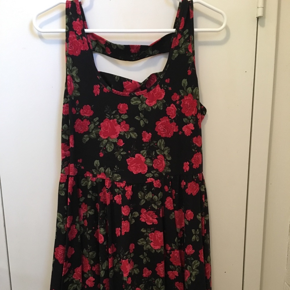 sleeveless rose print dress Hot Topic size Lg